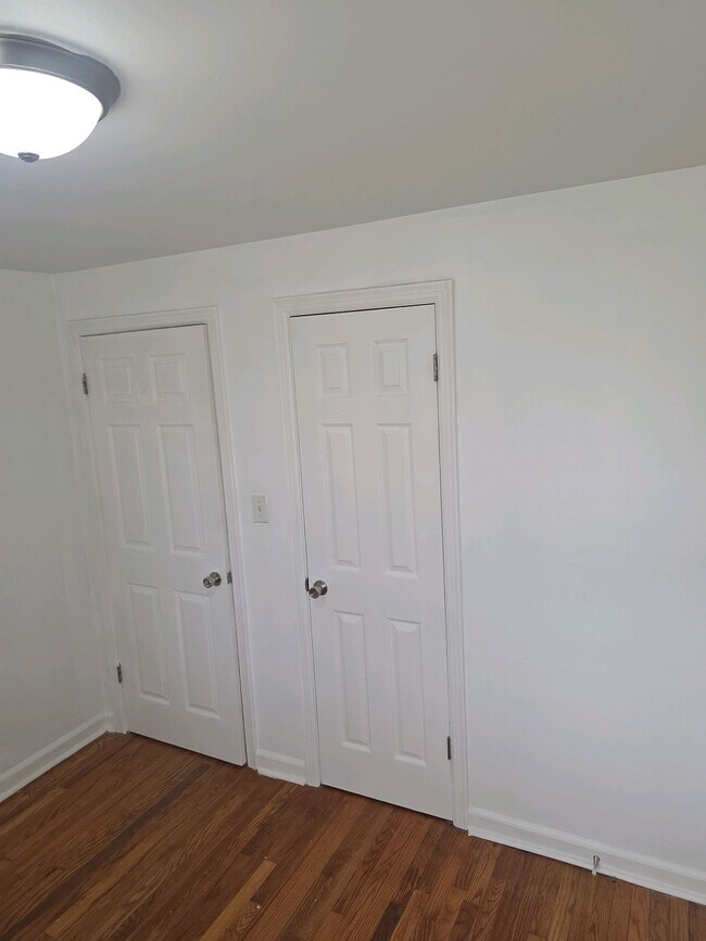 Building Photo - 7802 Columbine Dr