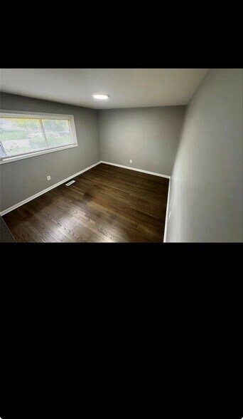 Building Photo - 4640 Edgewood St