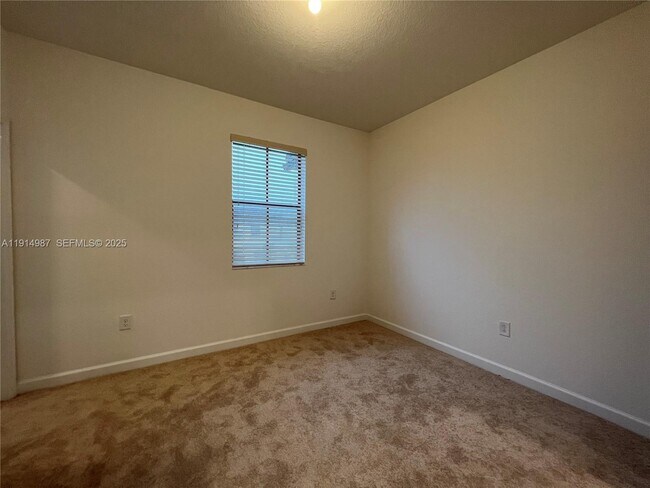 Building Photo - 18110 SW 148th Rd