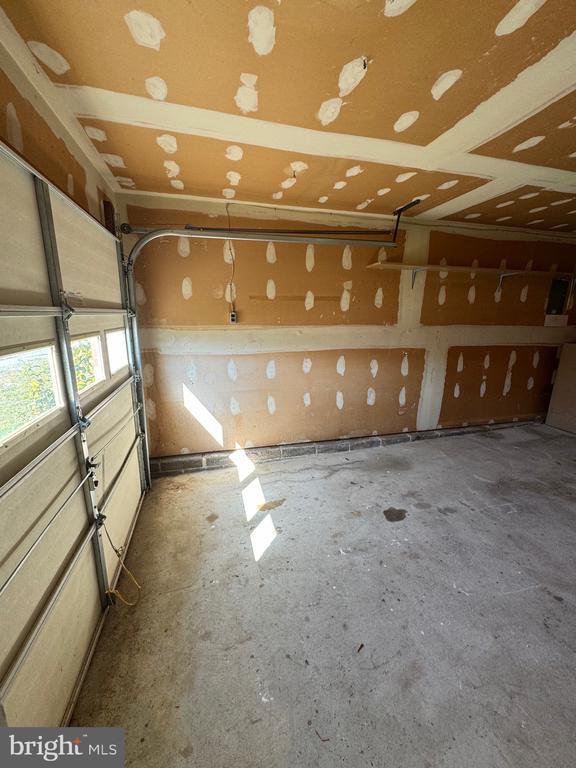 Building Photo - 172 Chapel Dr