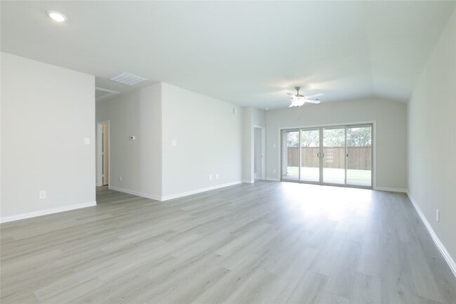 Building Photo - 3406 Pat Mayse Dr