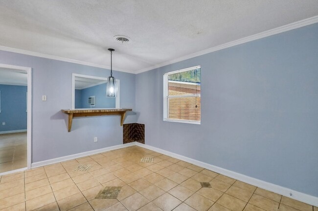 Building Photo - Ranch Home off of Skidaway Rd.