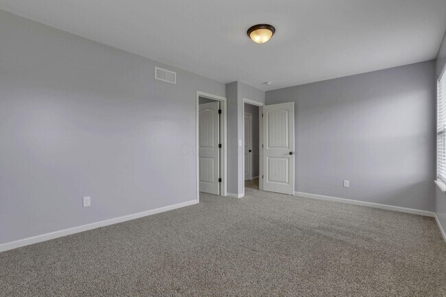 Building Photo - 1701 Marigold St