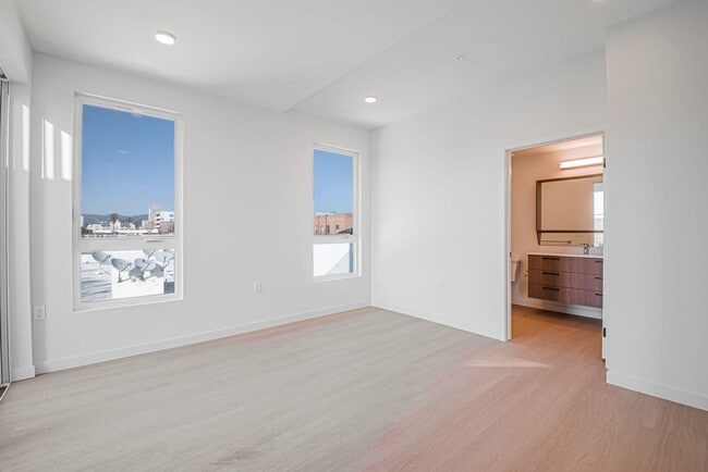 Building Photo - Welcome to the Gramercy