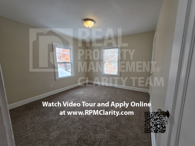 Building Photo - Available Today! 3 Bed/1.5 Bath Five Point...