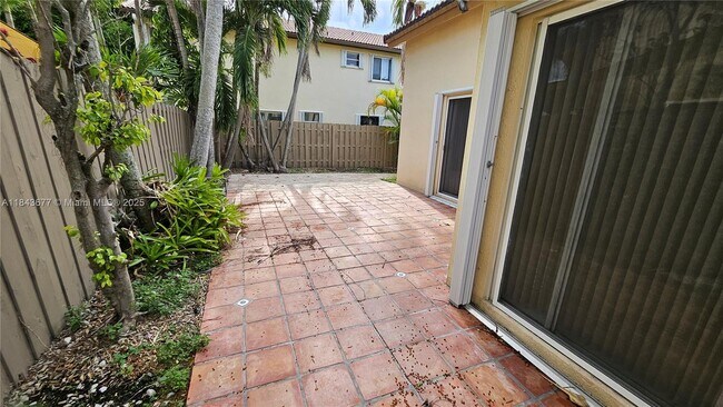 Building Photo - 5084 NW 112th Ct