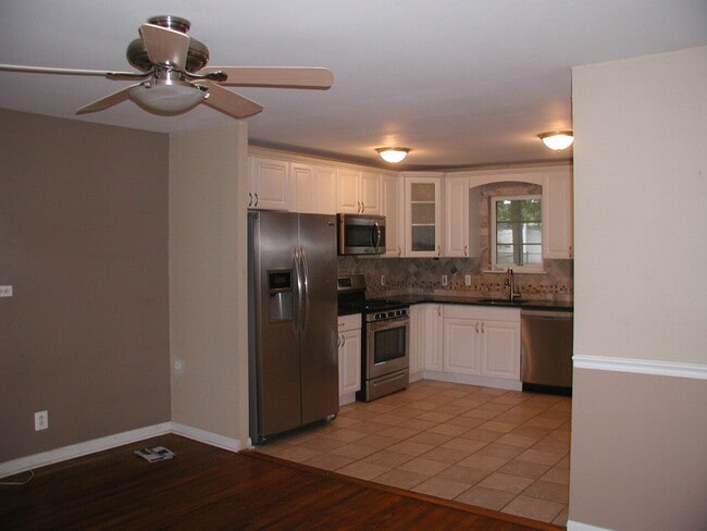 Building Photo - Gorgeous 3 bedroom 2 bath rancher!