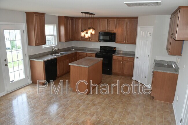 Building Photo - 307 Glennallen Rd