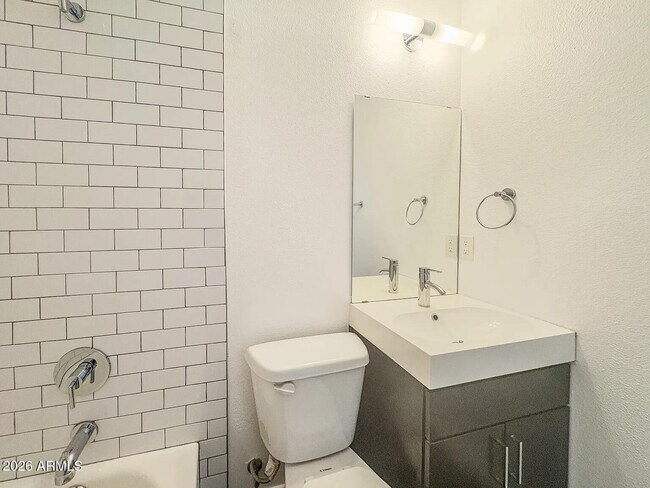 Building Photo - 4231 N 27th St