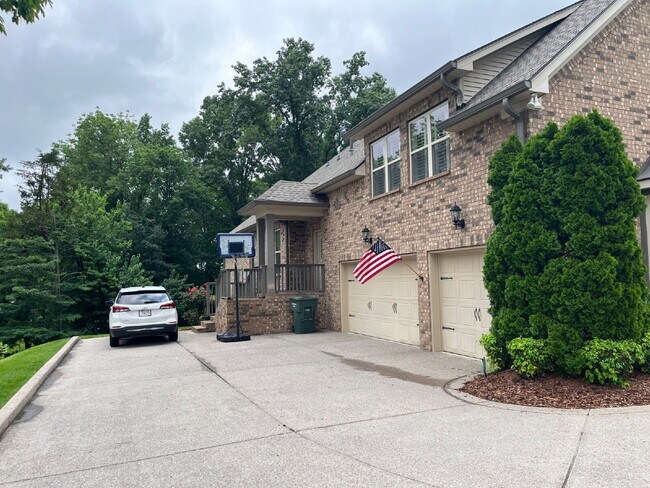 Building Photo - 1682 Sunset Park Dr