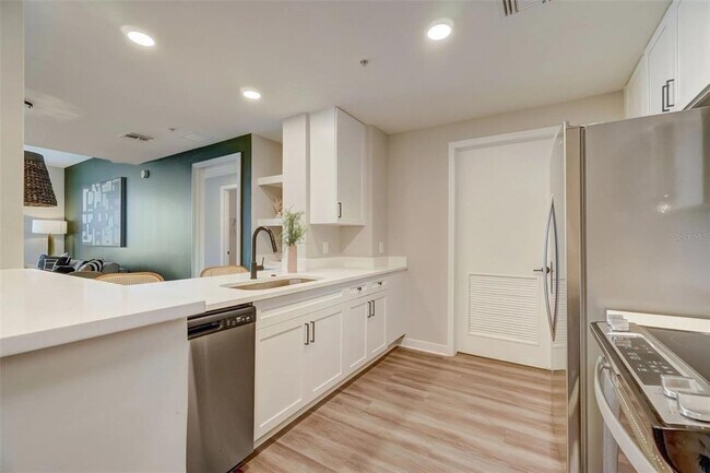 Building Photo - 55 W Church St