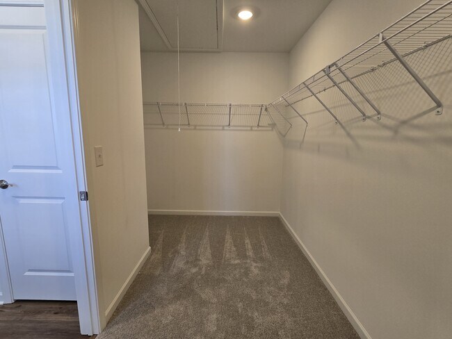 Building Photo - 5525 Hydrangea St