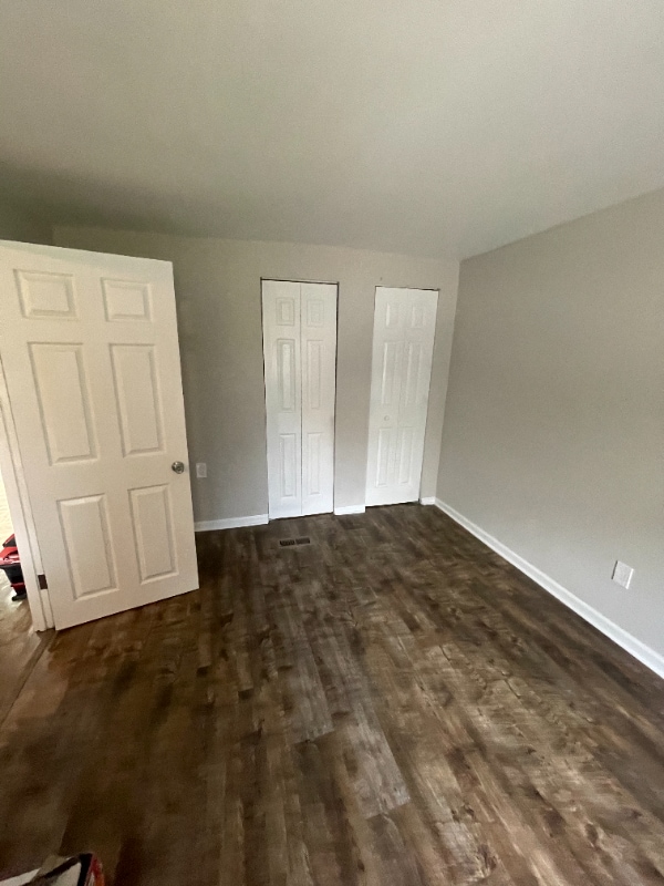 Building Photo - 118-118 S Main St