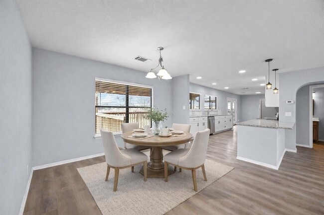 Building Photo - 2928 Donnell Dr