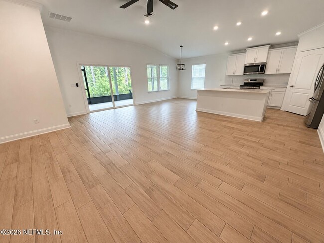 Building Photo - 248 Zancara St