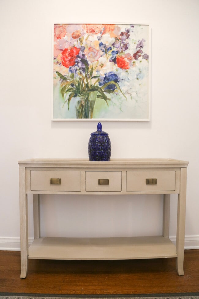 Hallway - 601 S Sweetzer Ave