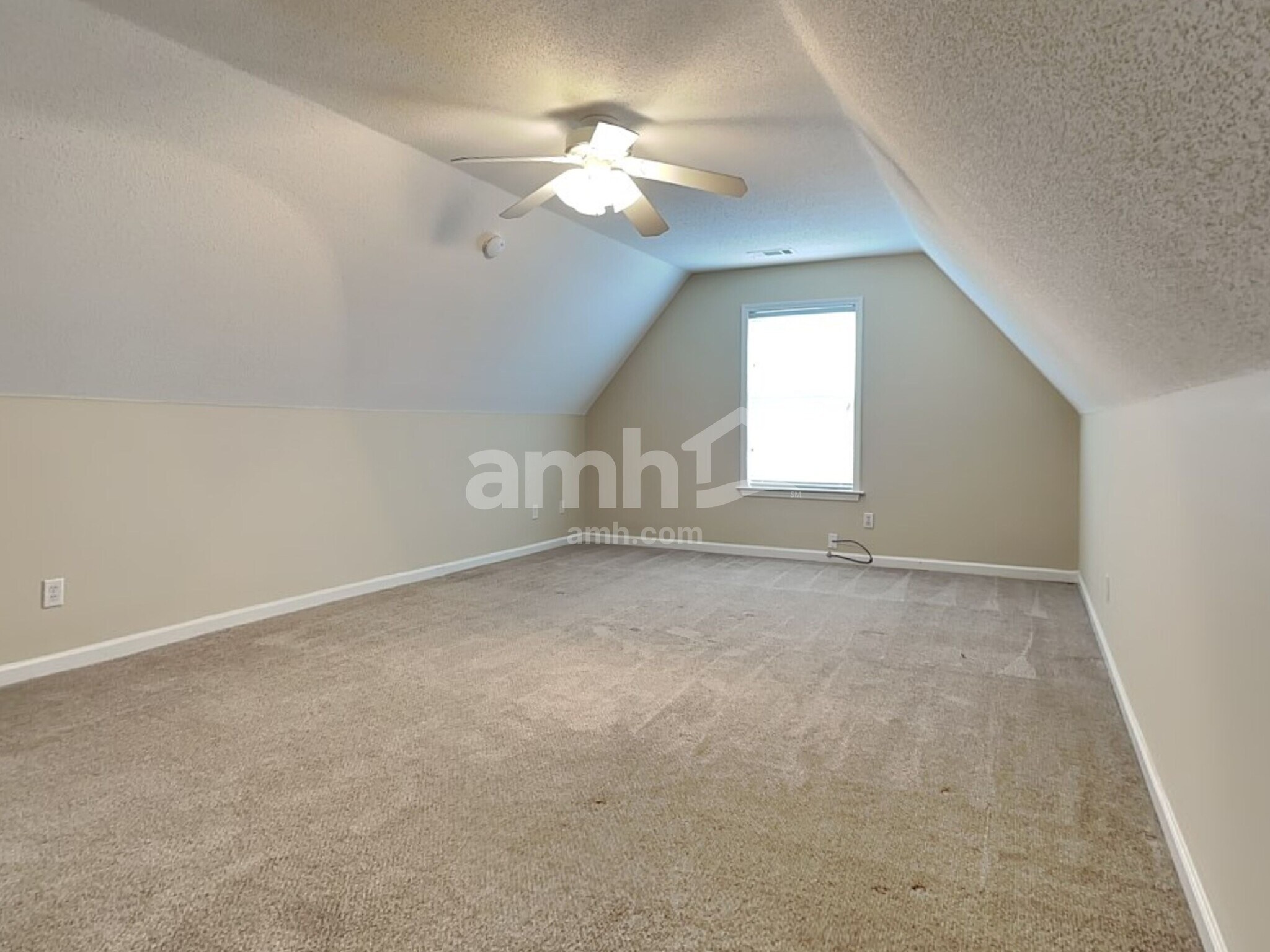 Building Photo - 10162 Lynham Dr