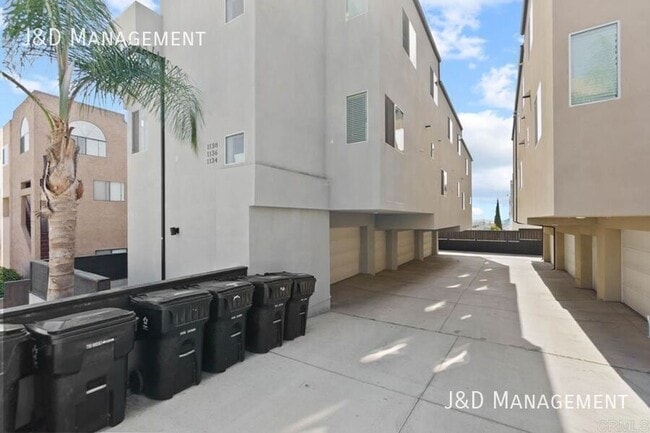 Building Photo - 1136 Fresno St