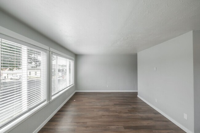 Building Photo - Comfortable 1 Bed, 1 Bath Second Floor Apartment Near Downtown Albany!