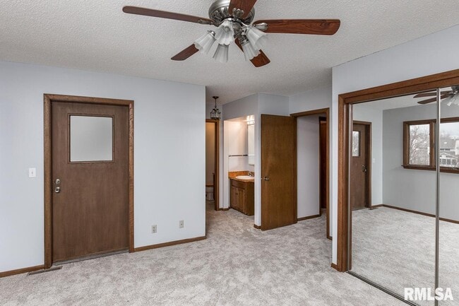 Building Photo - 3084 Parkwild Dr