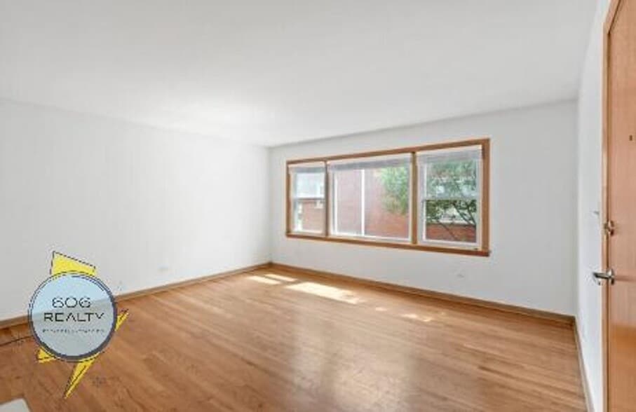 Building Photo - 9451 Maple Dr