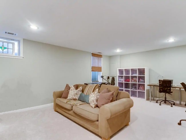 Building Photo - Comfort, Space, and Location: 4BR Alexandria Home Near Huntington Metro