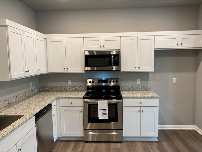 Building Photo - 221 Williams ct