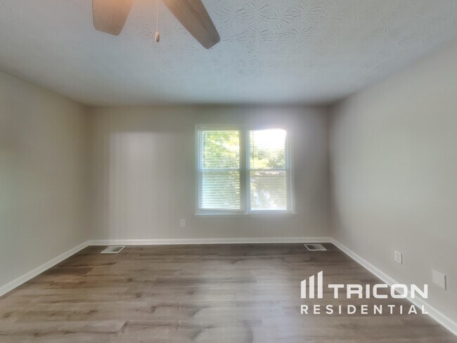 Building Photo - 325 Cypress Ln