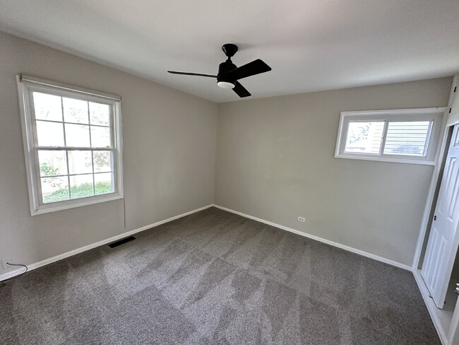 Building Photo - House for Rent in Montclair!