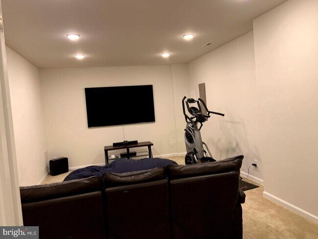 Building Photo - 311 Stafford Ct