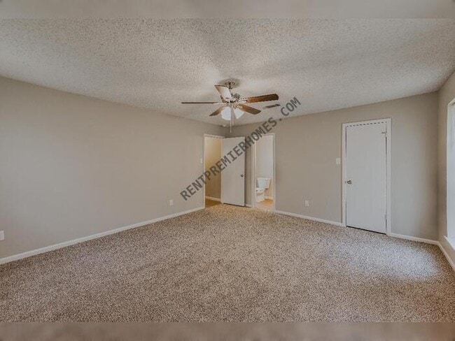 Building Photo - 7315 Russwood Ln E