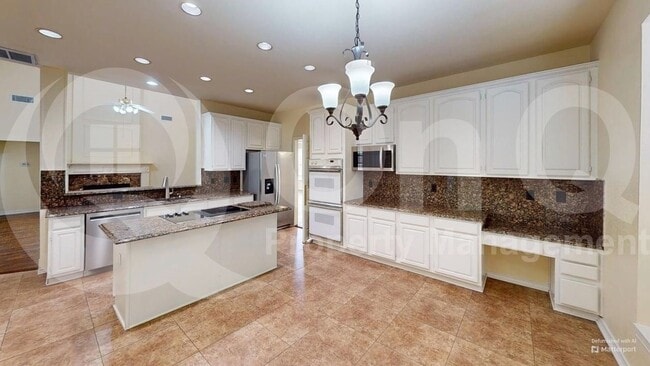 Building Photo - 3112 Chippenham Dr