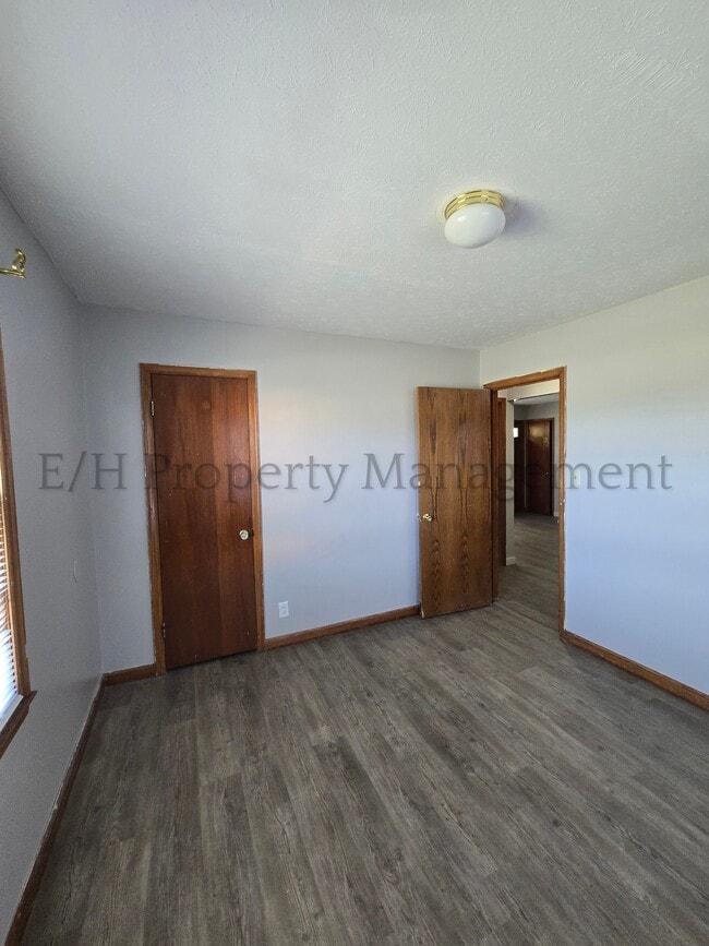 Building Photo - 751 S Governeour Rd