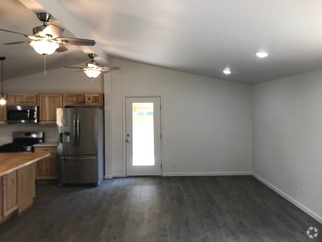 Building Photo - 3512 N Kingsley Dr