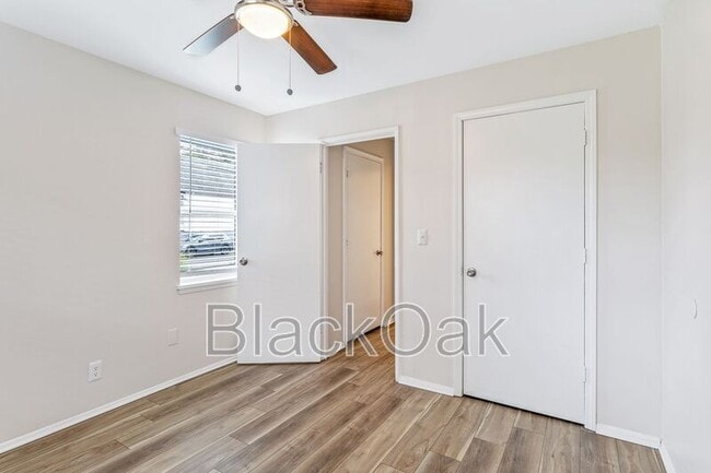 Building Photo - 1007 St Paul Ct