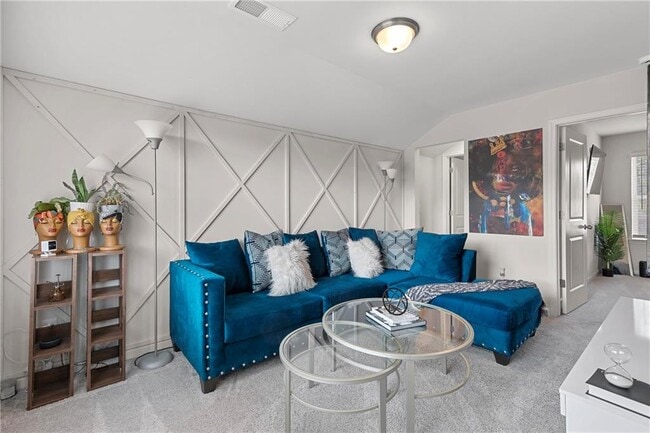 Building Photo - 715 River Gdns Dr