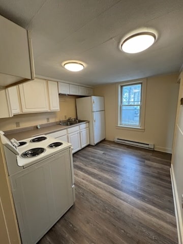 Building Photo - 3 bedofrd st bath