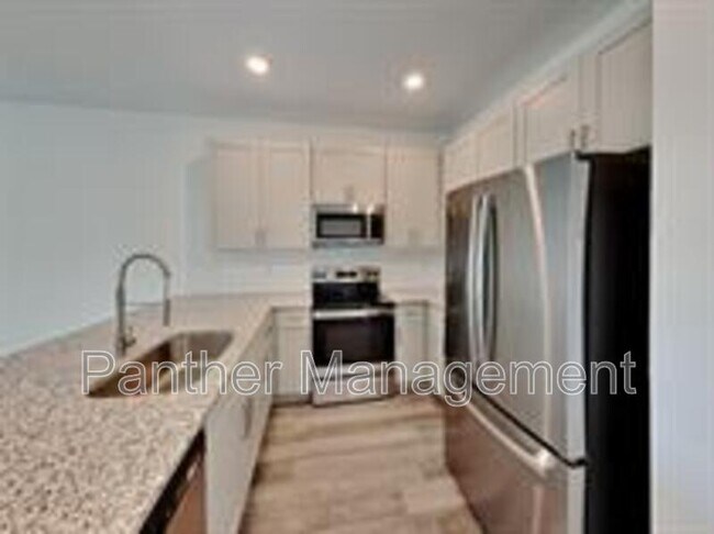 Building Photo - 24501 Zephyr Ct
