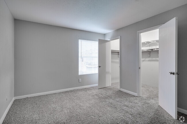 1BR, 1BA - 720SF - Airport Crossing