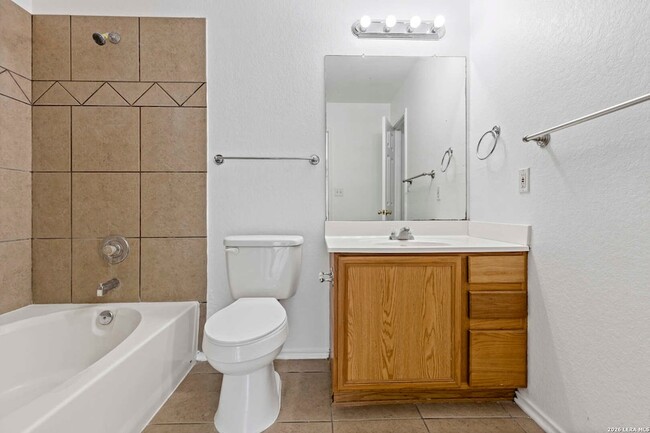 Building Photo - 3045 Pine Valley Dr