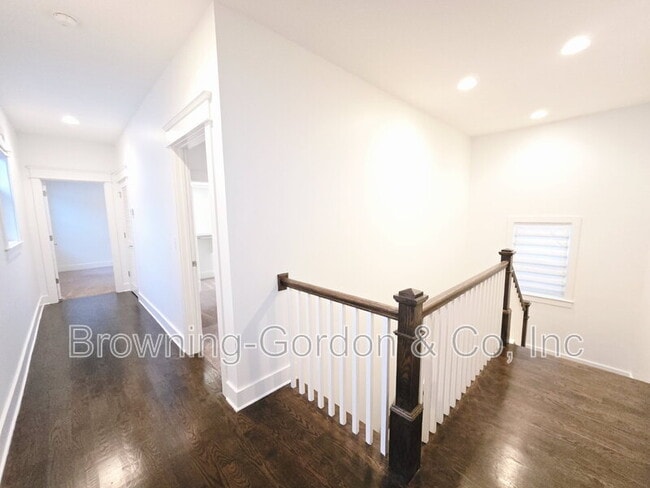 Building Photo - 6539 Thunderbird Dr