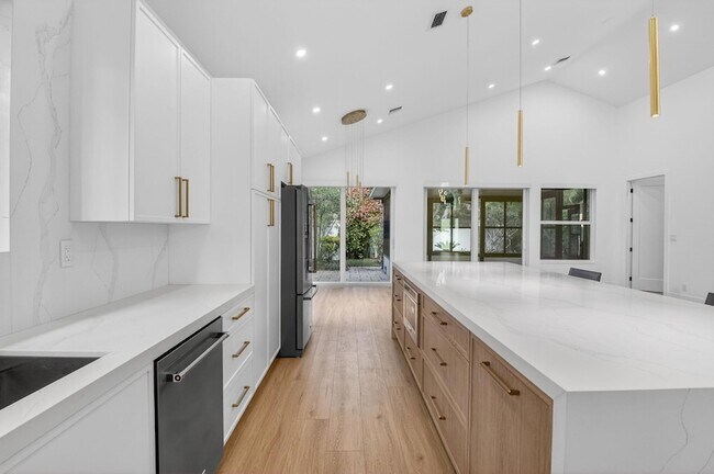 Building Photo - 5537 NW 21st Way