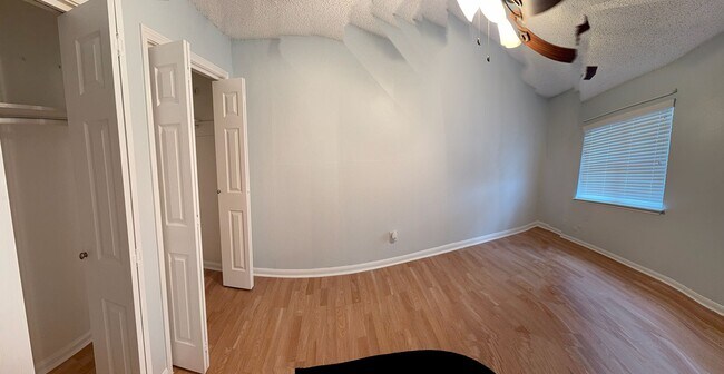 Building Photo - Spacious 3-Bedroom Corner Home in Candlelight Oaks Village