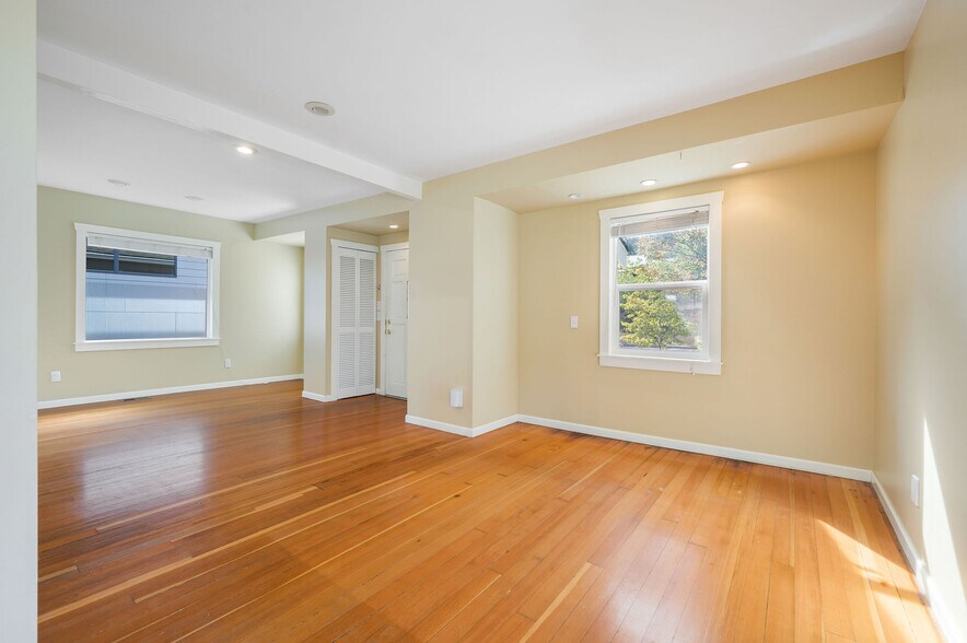 Building Photo - 5228 40th Ave SW