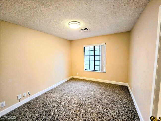 Building Photo - 3159 Tonyram Cir