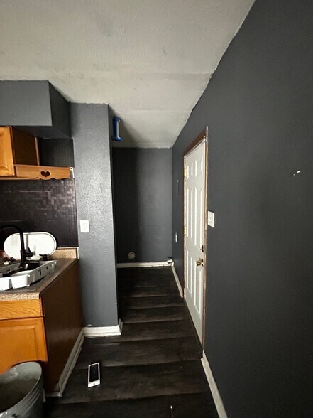 Building Photo - 13 Drexel Dr