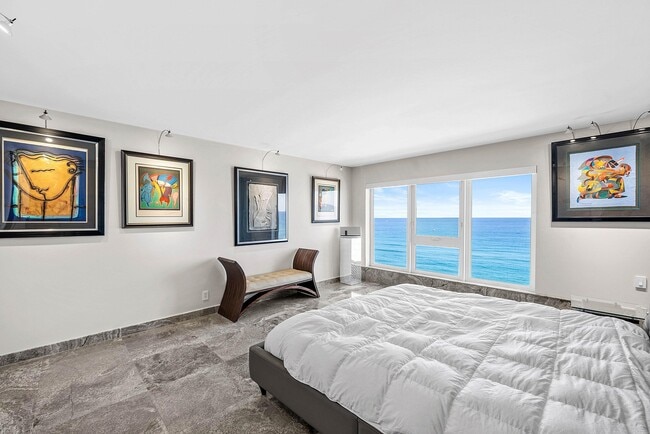 Building Photo - 2066 N Ocean Blvd