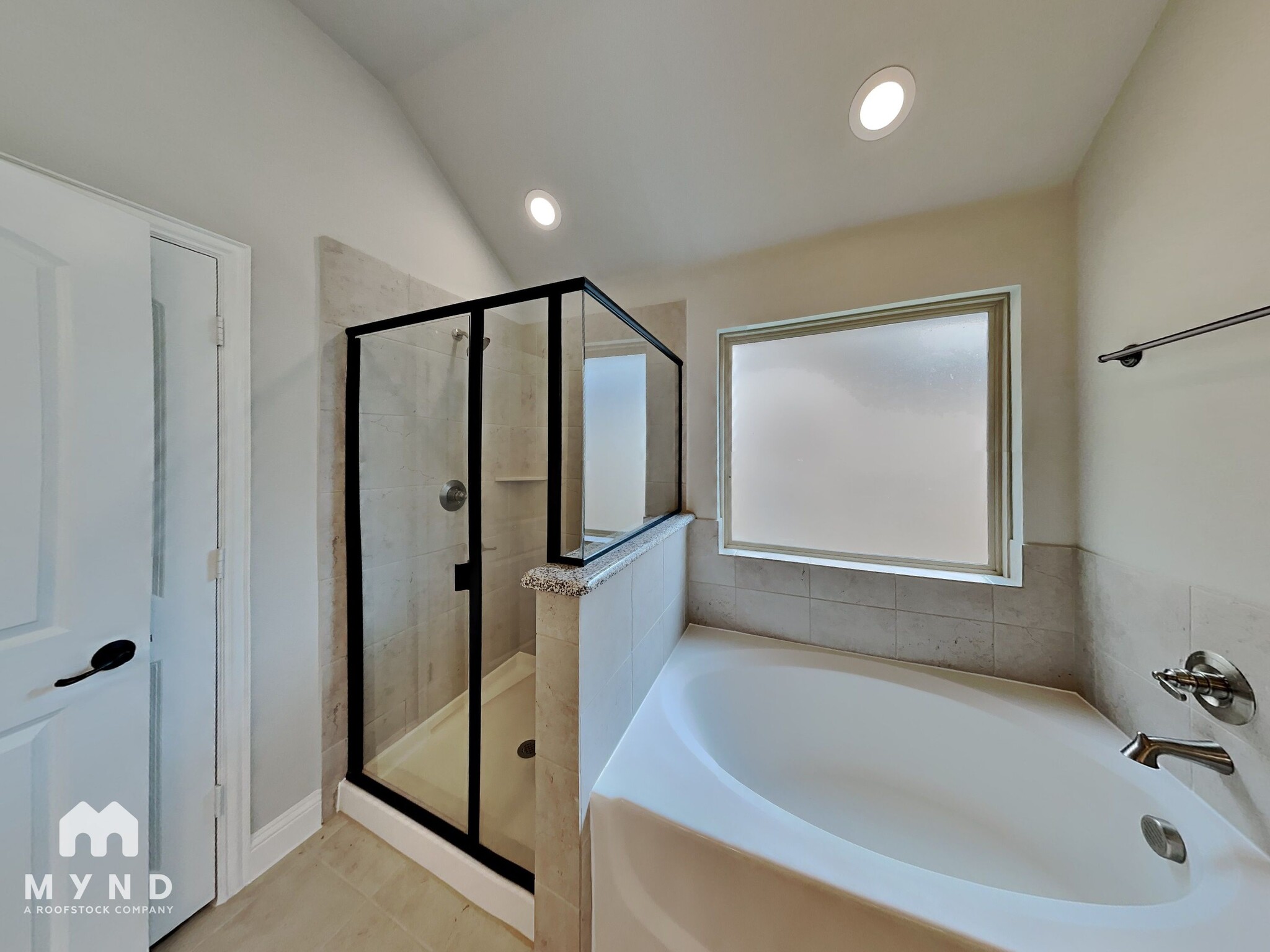 Building Photo - 544 Bradley Dr