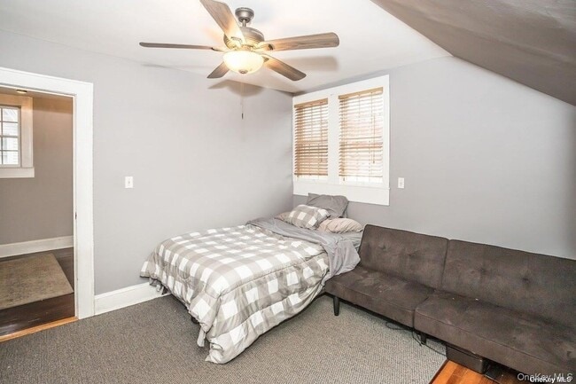 Building Photo - 2 Elm Pl