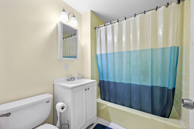 Building Photo - 60 Rambling Brook Ln